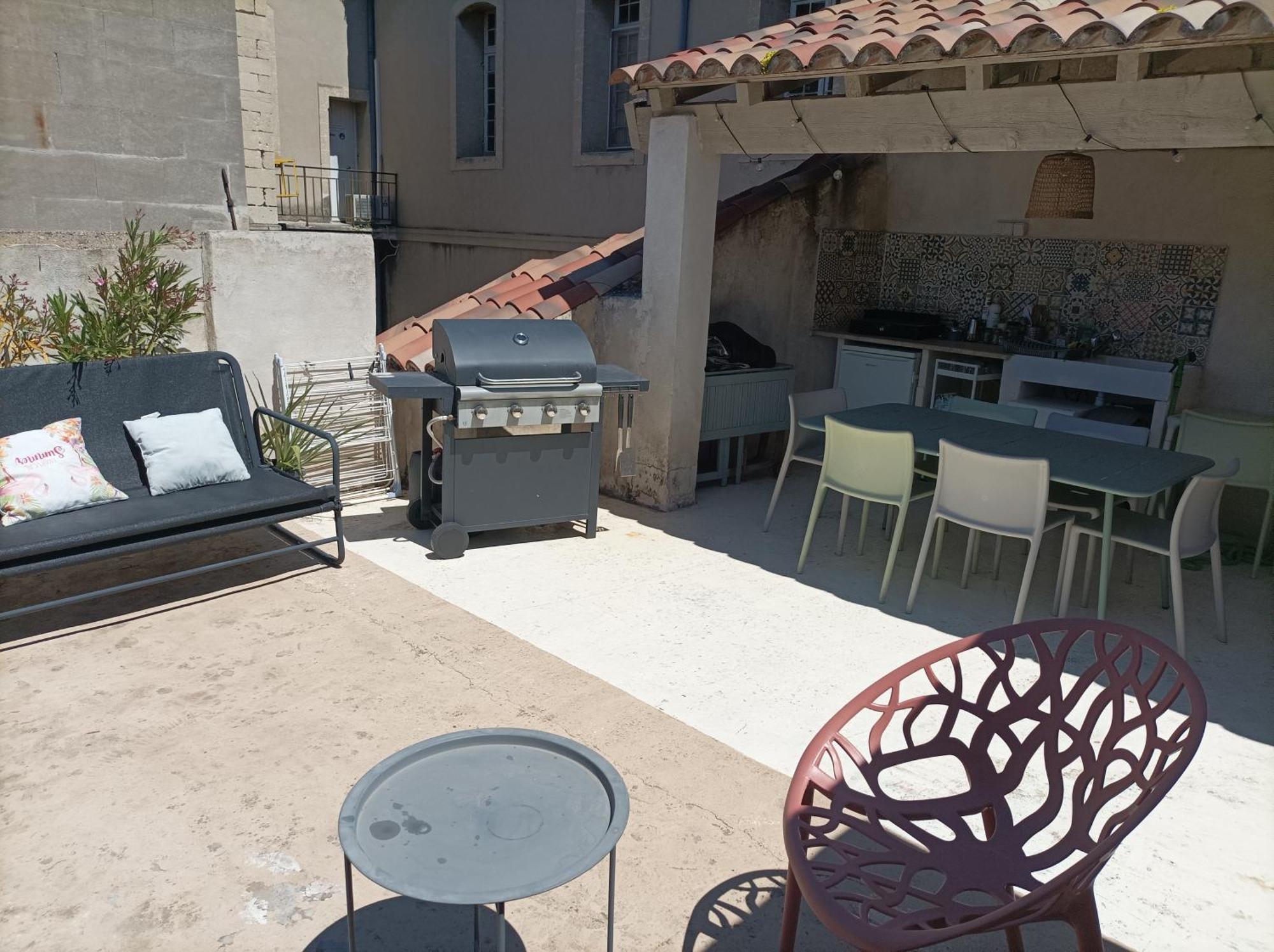 Maison Intra Muros, Terrasses Avec Vue Jaccuzzi Et Garage Avignon Rom bilde